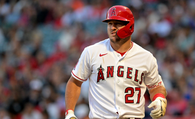 MLB World Reacts To Terrible Injury News About Mike Trout