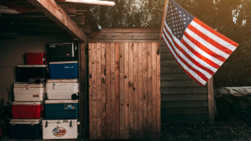 This American Flag Set Comes With Everything You Need To Fly Your New Flag