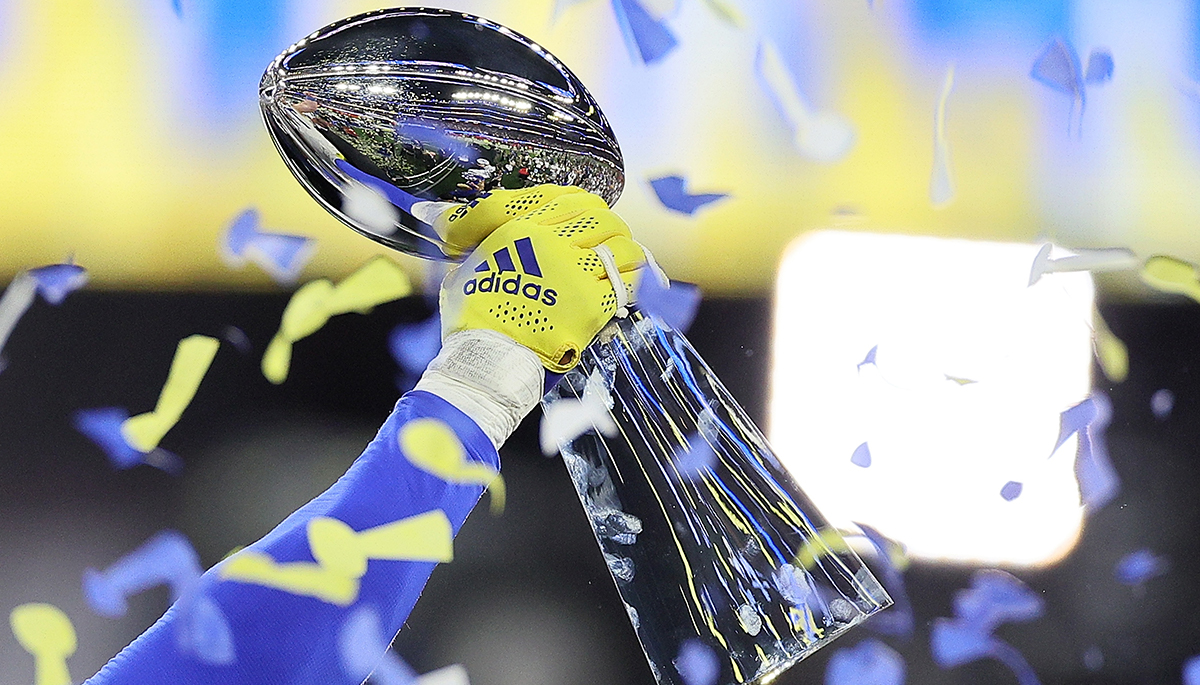 Buccaneers Unveil Absolutely Massive Super Bowl Rings With Replica Of  Stadium Inside (VIDEO)