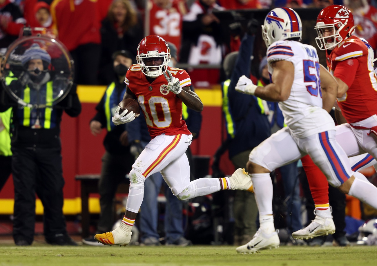 Tyreek Hill says Chiefs' Eric Bieniemy inspired playoff win vs. Bills