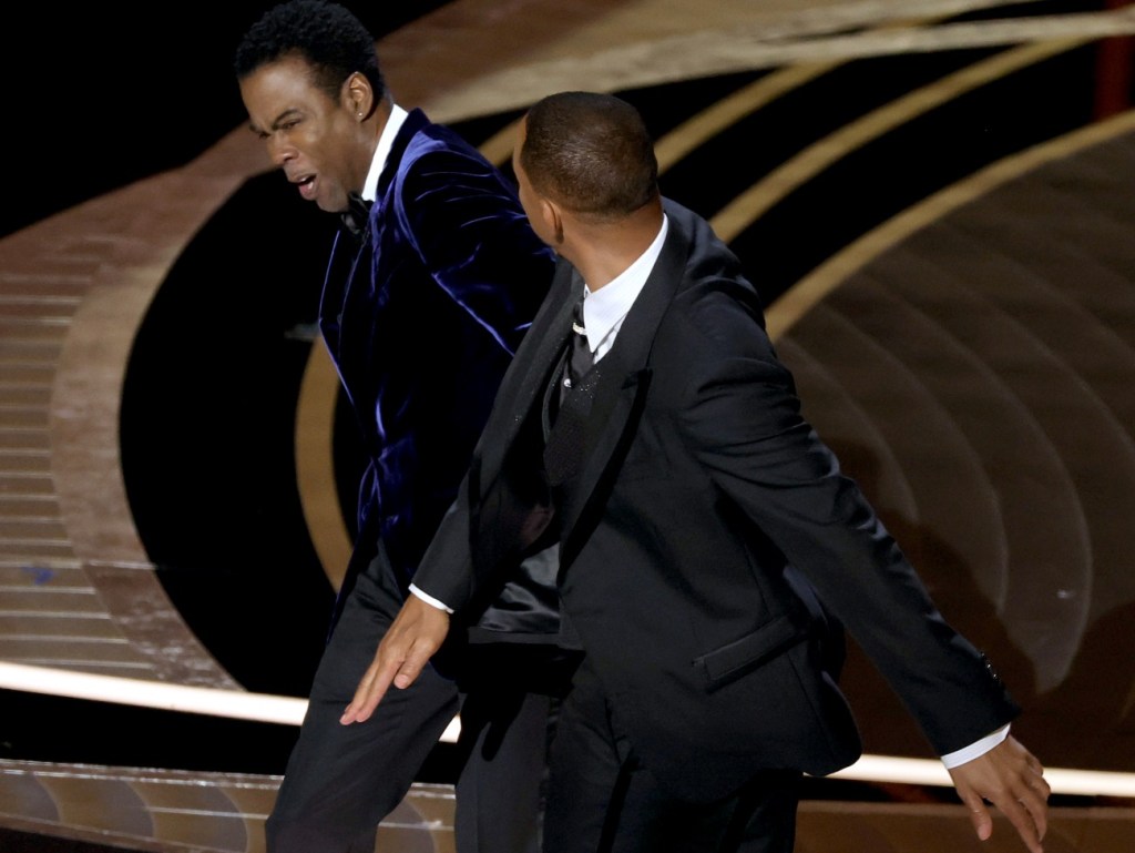 Will Smith Finally Apologizes To Chris Rock For Slapping Him And People Have Mixed Feelings About It