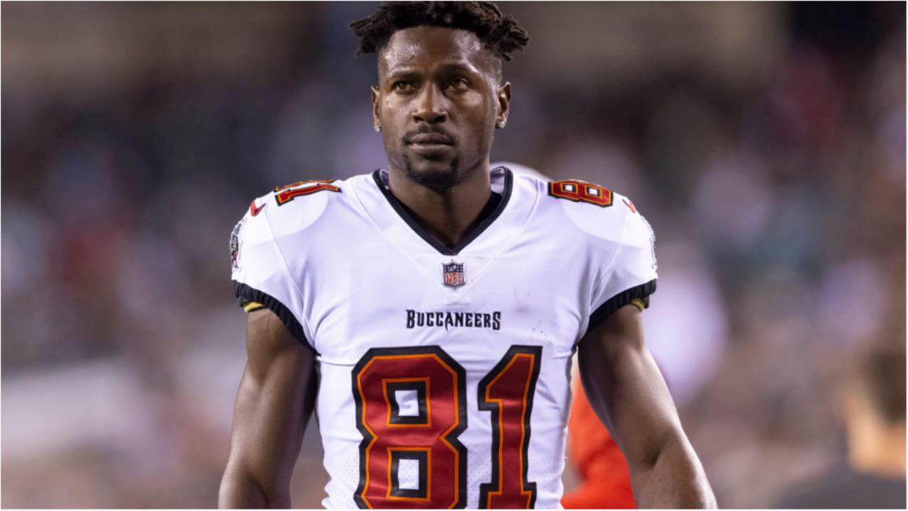 Jerry Jones Shuts Down Antonio Brown, Not Interested In Signing Him To  Cowboys - BroBible