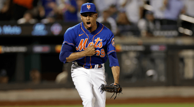 Fans Do The Edwin Diaz Challenge Using Mets Closers Entrance Music