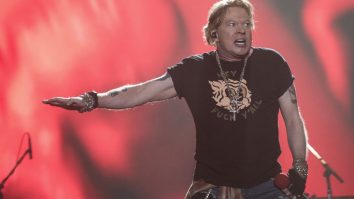 Hilarious Picture Showing Doppelgangers Mark Stoops And Axl Rose Of Guns ‘N Roses Goes Viral
