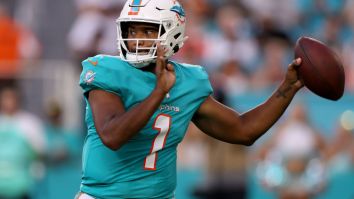 Tua Tagovailoa Throws 51-Yard Bomb To Tyreek Hill On First Play From Scrimmage vs Eagles