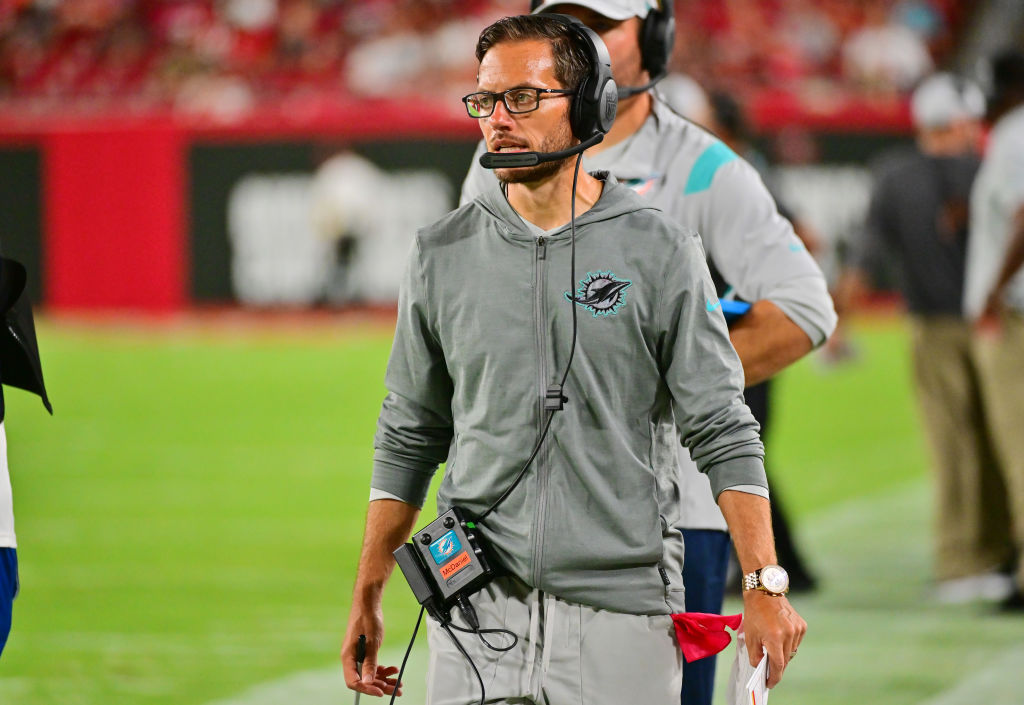 Miami Dolphins Coach Reveals Hilarious Reaction To Hill Trade Rumors