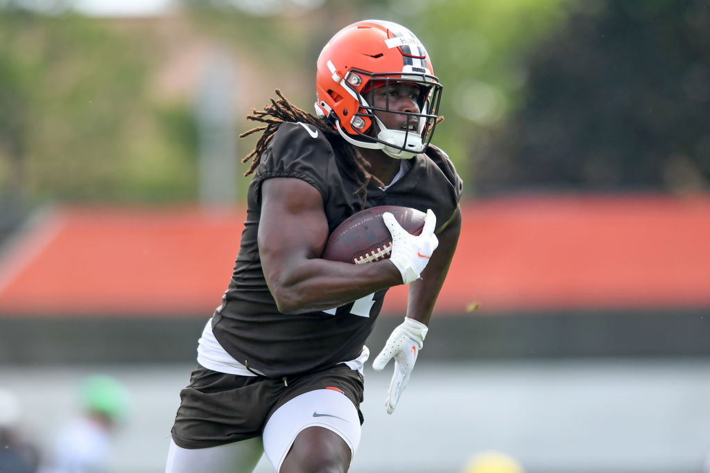 Kareem Hunt holding out of team drills in Browns training camp because of  the contract extension he's been seeking 