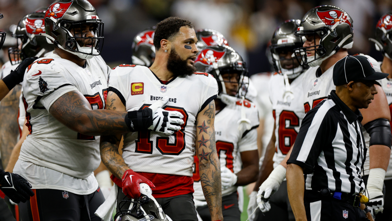 Mike Evans's Explanation to Ref Defending Tom Brady Goes Viral - Sports  Illustrated