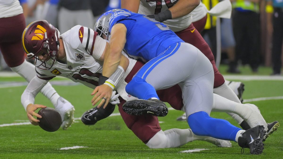 Detroit Lions rookie Aidan Hutchinson racks up 3 sacks in first half vs  Washington Commanders