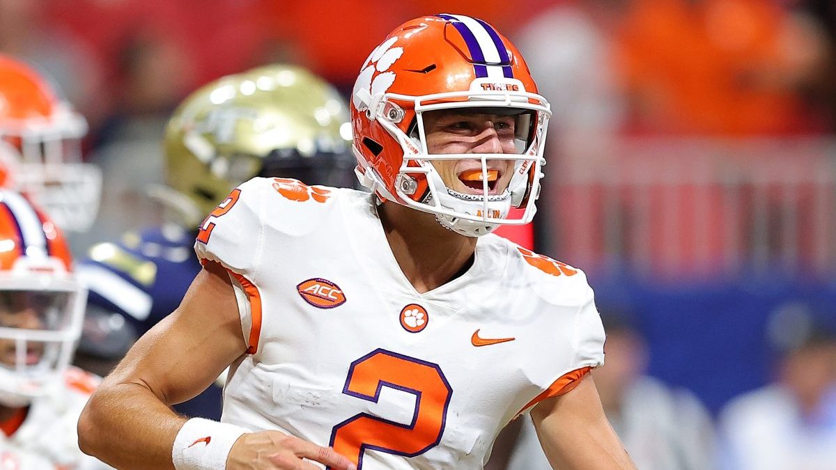 Clemson Fans Call For Freshman Qb Cade Klubnik After Just One Game 