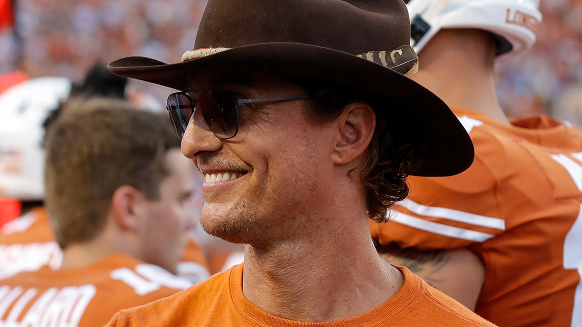 Tribune-Review Sports on X: Via @Hornerfoto1: Matthew McConaughey poses  with @Steelers fans before tonight's game at FedExField >>   / X