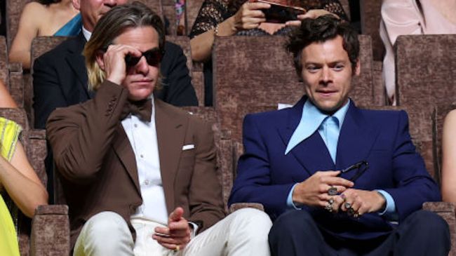 Chris Pine's Facial Expression As Harry Styles Gives Dumb Answer