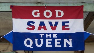 Wild Video Of A Dude Shredding Curls Outside Buckingham Palace In Remembrance Of The Queen Leaves Internet Wondering If We Live In A Simulation After All