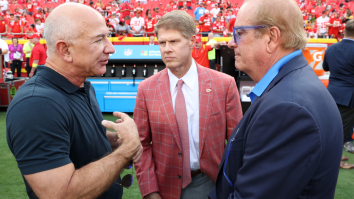 Internet Confirms Jeff Bezos Is Indeed A Robot After Seeing Viral Photo At Chiefs Game