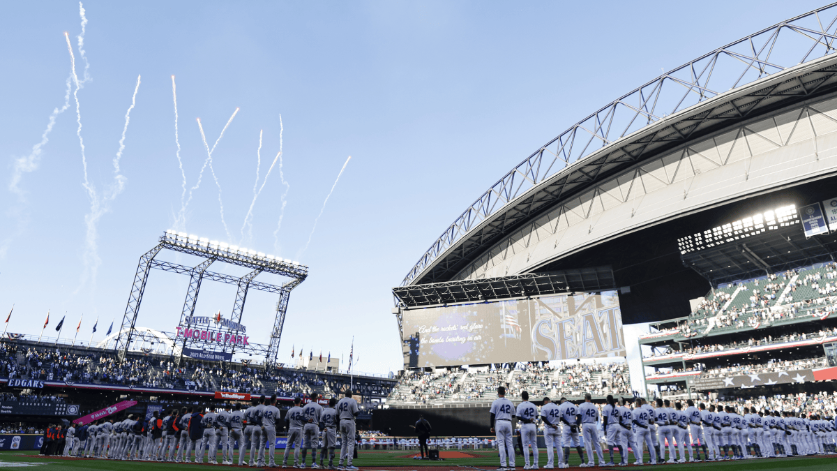 Seattle Bro Umps Eject Robbie Ray, Luke Weaver For National Anthem Standoff