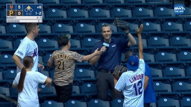 Mets' Sideline Reporter Spars With A Fan Over Ownership Of A Foul Ball
