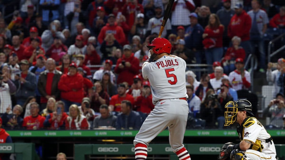St. Louis Cardinals slugger Albert Pujols chases 700 home run