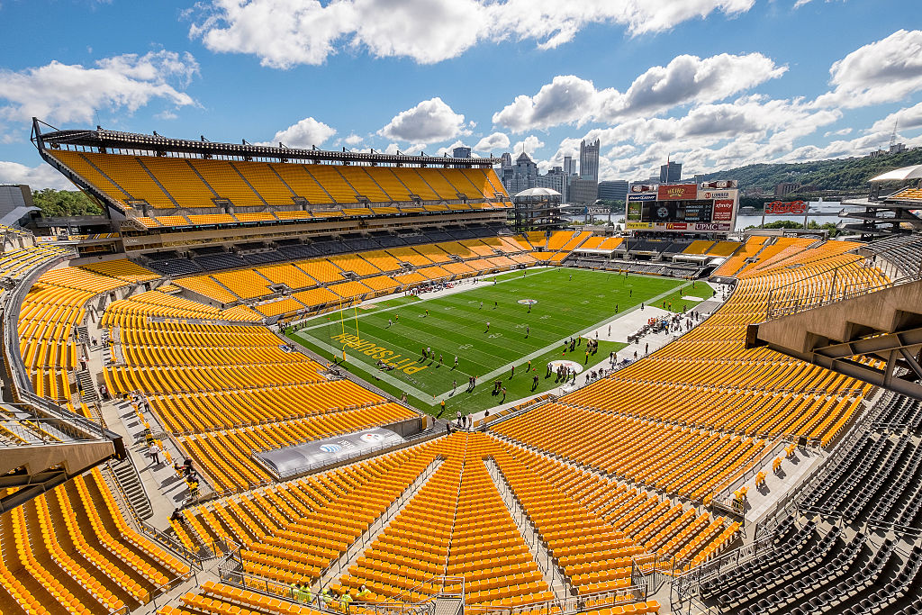 Fan Dies After Falling From Escalator At Steelers Game Brobible