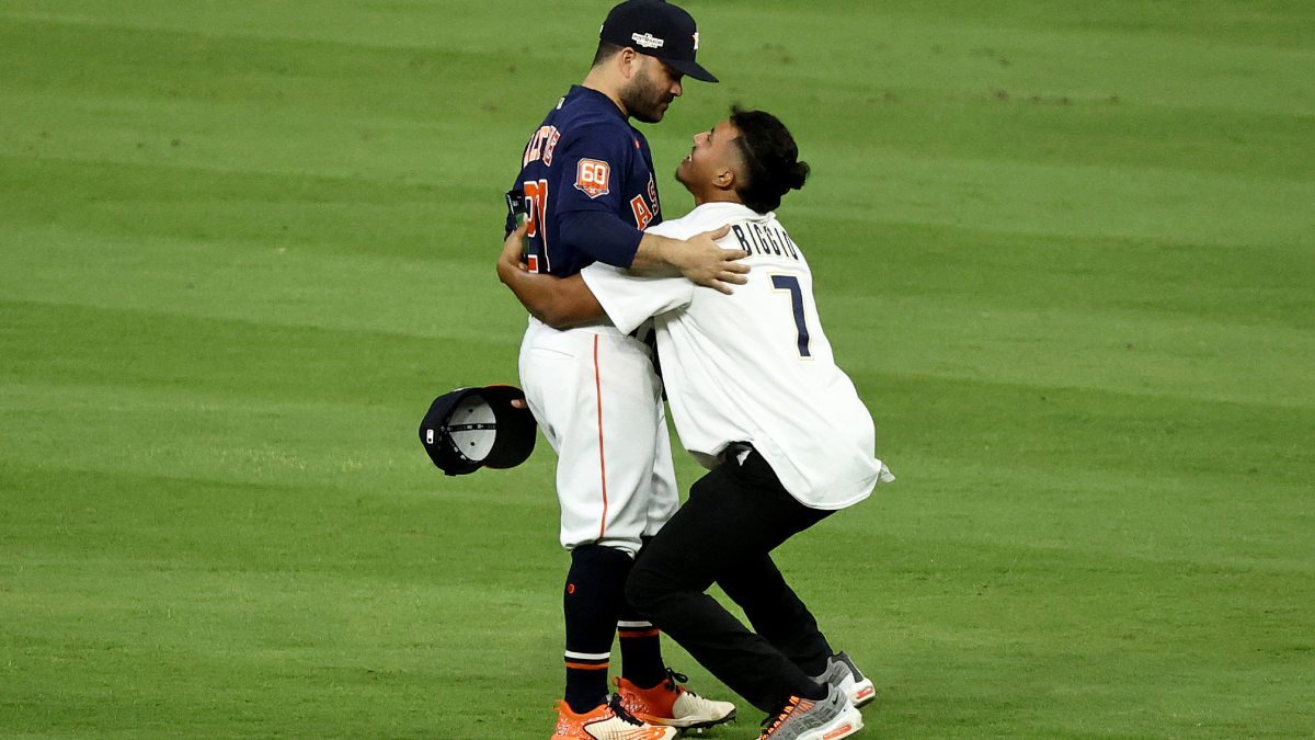 Jose Altuve Calls His Own Playoff Shot — Look Out, Babe?