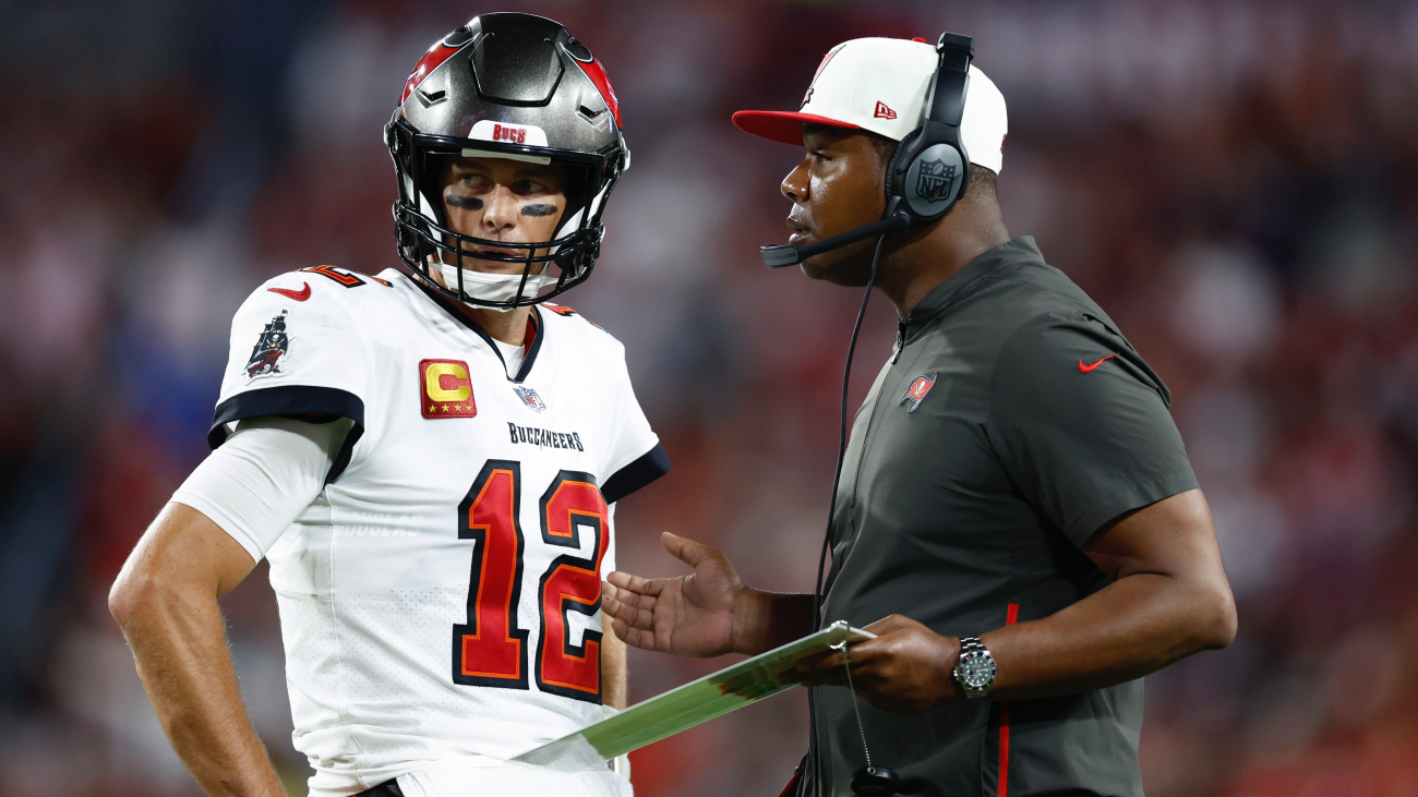 Buccaneers Fans Are Blaming Byron Leftwich And Not Tom Brady For Loss