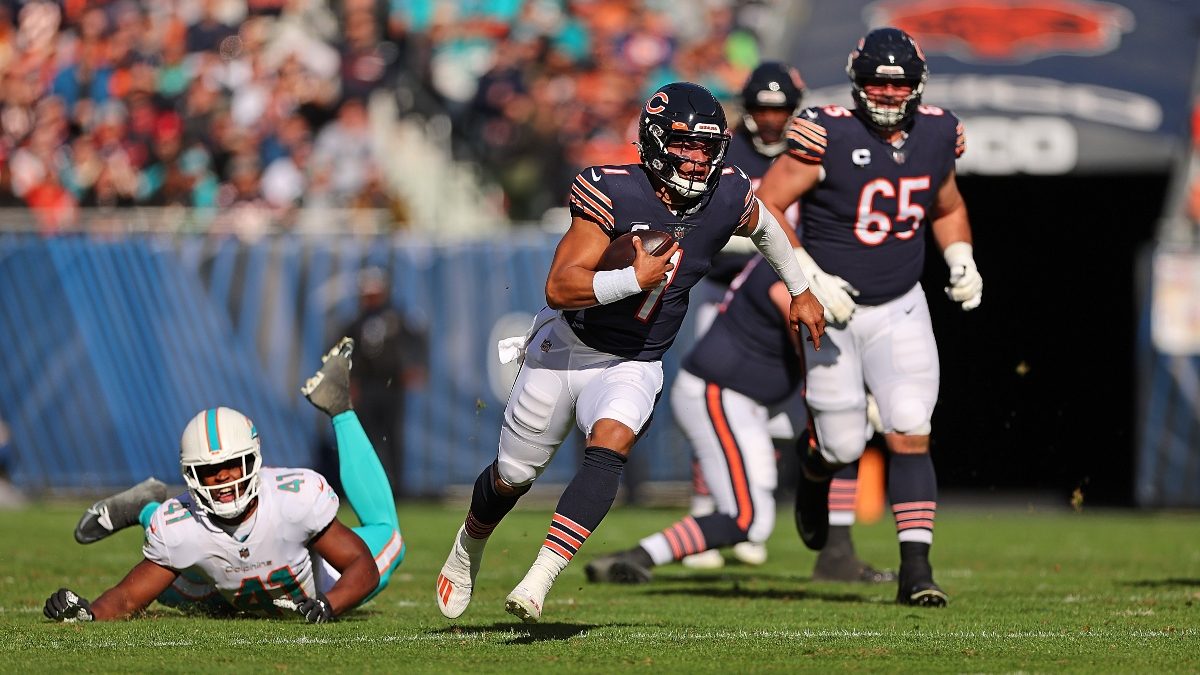 Bears Fans Are Going Bananas As Justin Fields Explodes Vs The Dolphins