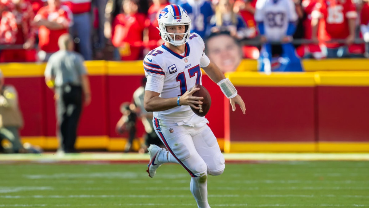 Josh Allen briefly limps off at Buffalo Bills practice, but returns