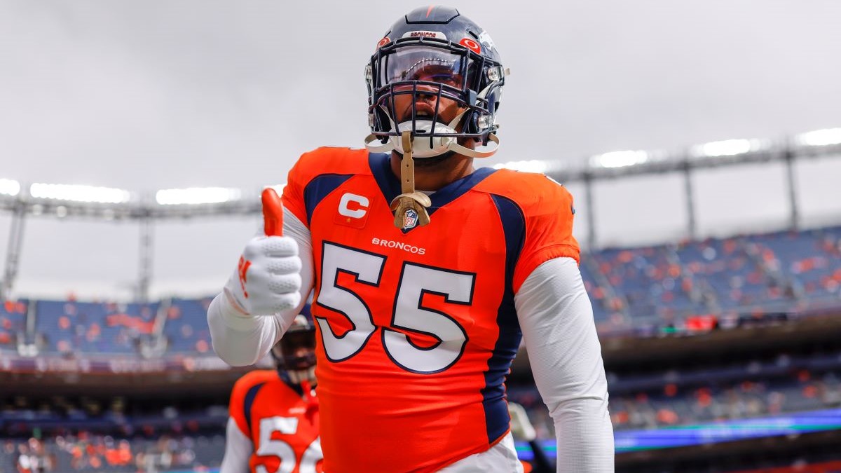 Miami Dolphins acquire Broncos' Bradley Chubb to spark pass rush