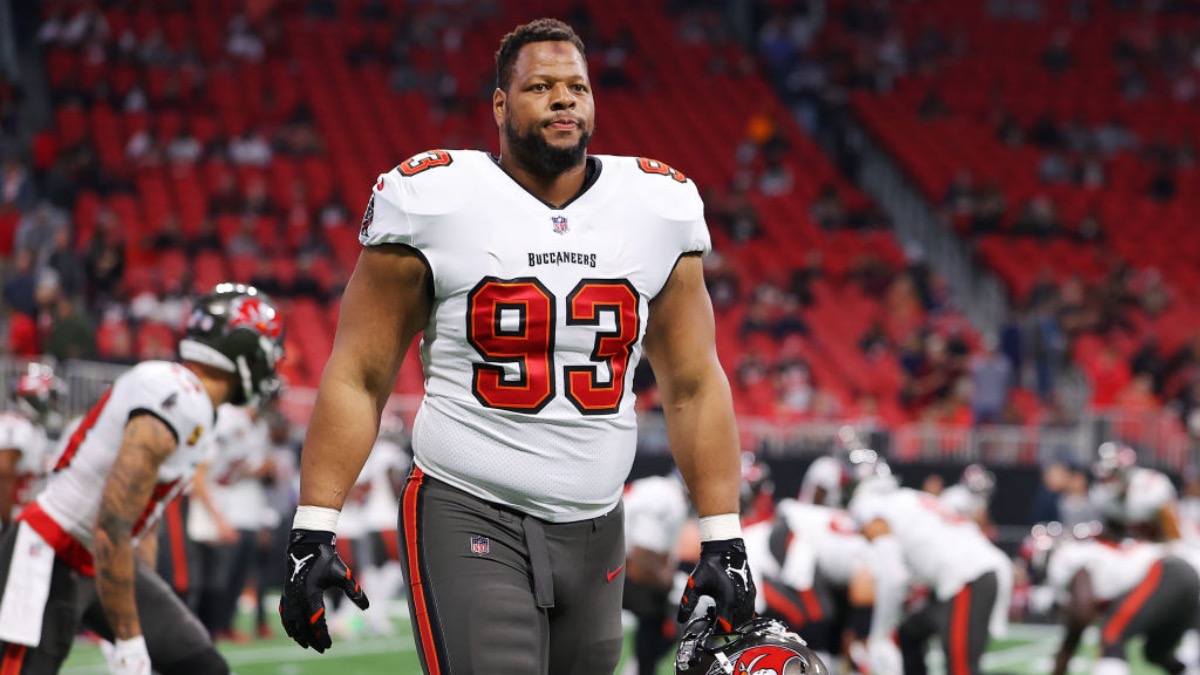 Eagles beef up defense with Ndamukong Suh signing