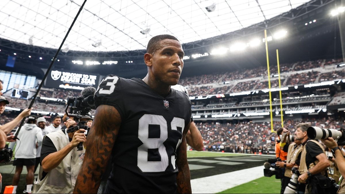 Raiders Weighing Options After Losing Te Darren Waller To The Ir