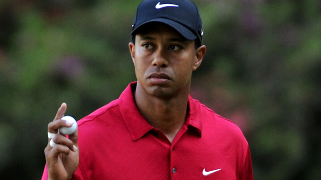 Red Shirt Tiger Woods Wore At 2010 Masters Is Up For Auction