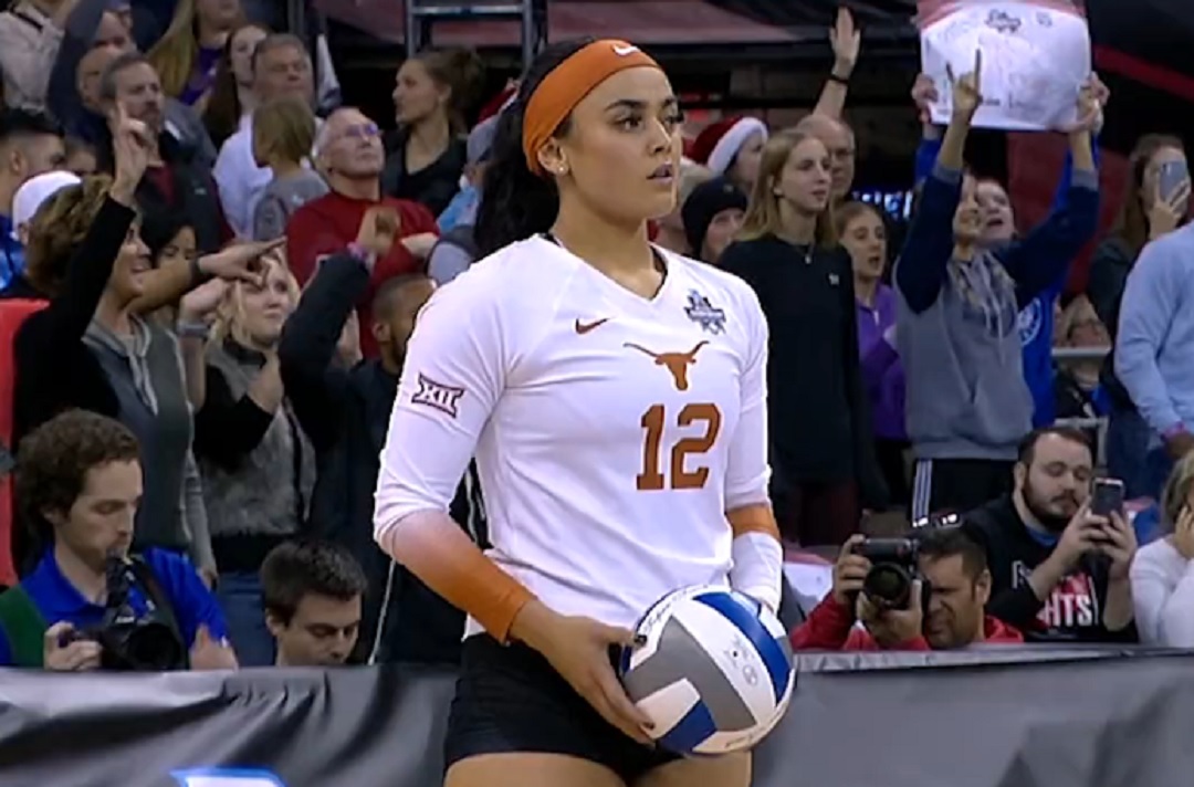 Texas' Keonilei Akana Goes Viral During Women's NCAA Volleyball National Championship Game