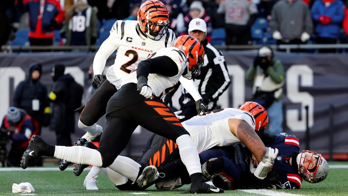 Bengals' Eli Apple calls out Patriots' Mac Jones for 'dirty play': 'He's  done that before'