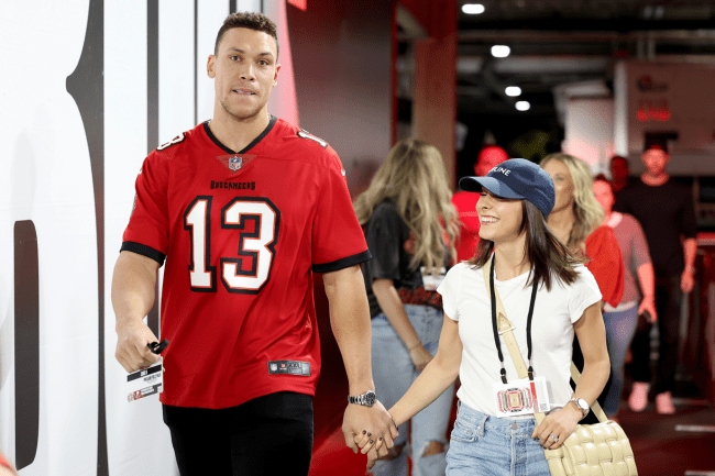 aaron judge and his wife at bucs game