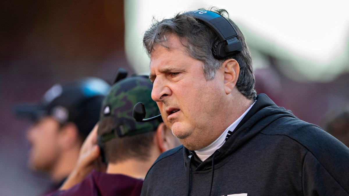 Mississippi State HC Mike Leach Taken To Hospital