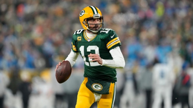 Aaron Rodgers rolling out