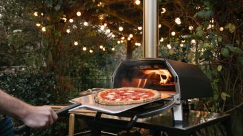That’s Amore: Make Pizza At Home With Your Very Own Portable Pizza Oven