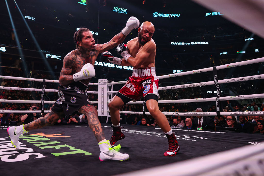 Gervonta Davis knocks out Hector Garcia