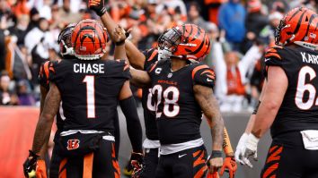 Bengals’ Joe Mixon Takes A Shot At The NFL With Coin Toss TD Celebration