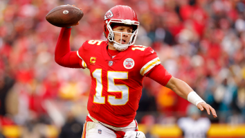 Sports World Holds Its Breath After Gruesome Looking Injury To Chiefs QB Patrick Mahomes Against Jaguars