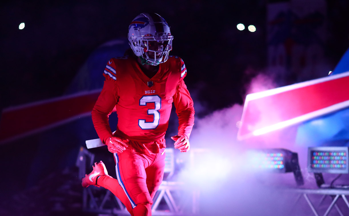 Buffalo Bills on X: Damar Hamlin FaceTimed into our team meeting today to  talk to players and coaches. What he said to the team: “Love you boys.” ❤️   / X