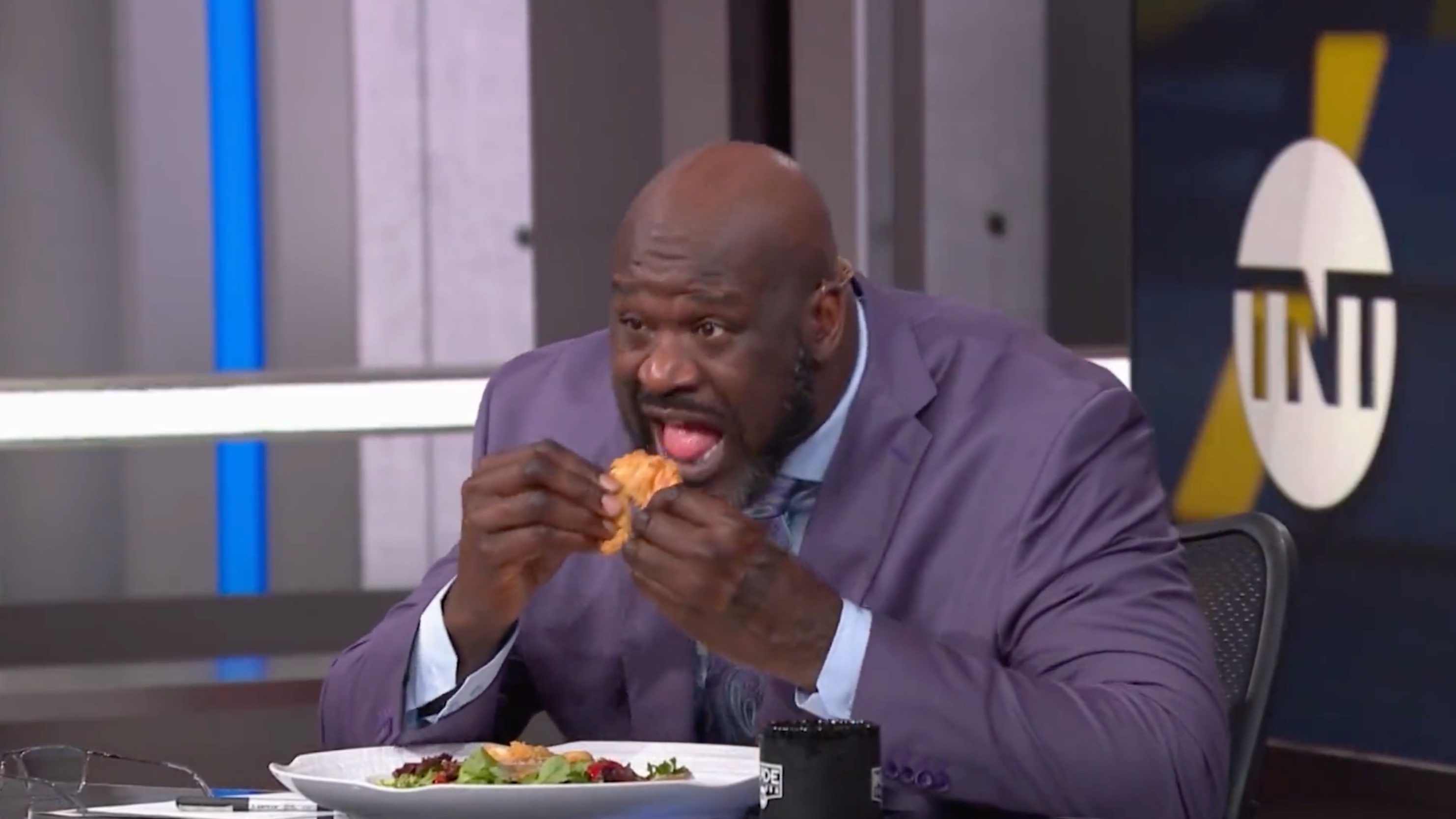 Shaq eats frog legs