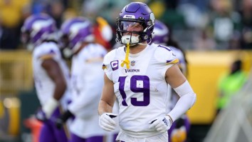 Minnesota Vikings Star Pokes Fun At Aaron Rodgers’ Darkness Retreat