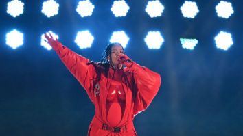 Fans Are Convinced Rihanna Is Pregnant After Super Bowl Halftime Show