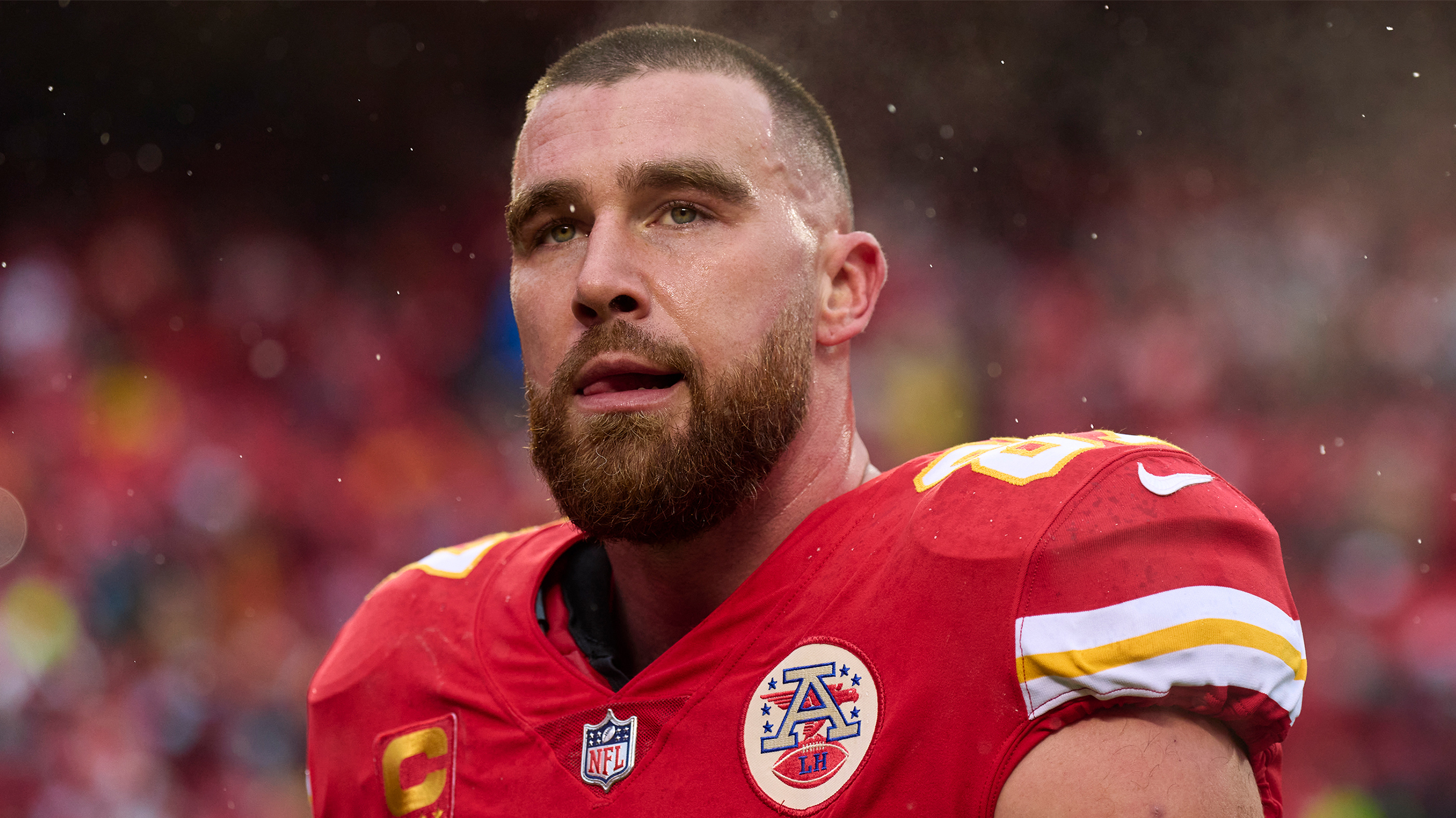 Chiefs fan puts Kansas City gear on Rocky Statue