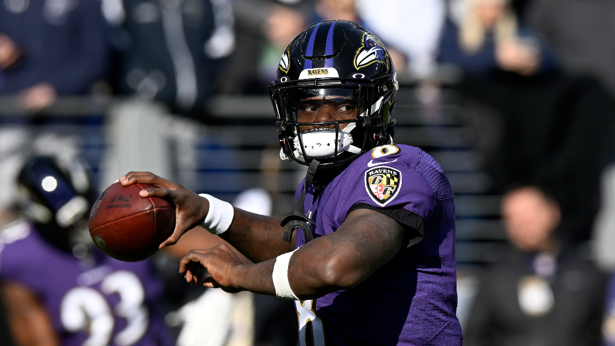 Lamar Jackson Disputes Adam Schefter Contract Report on Twitter