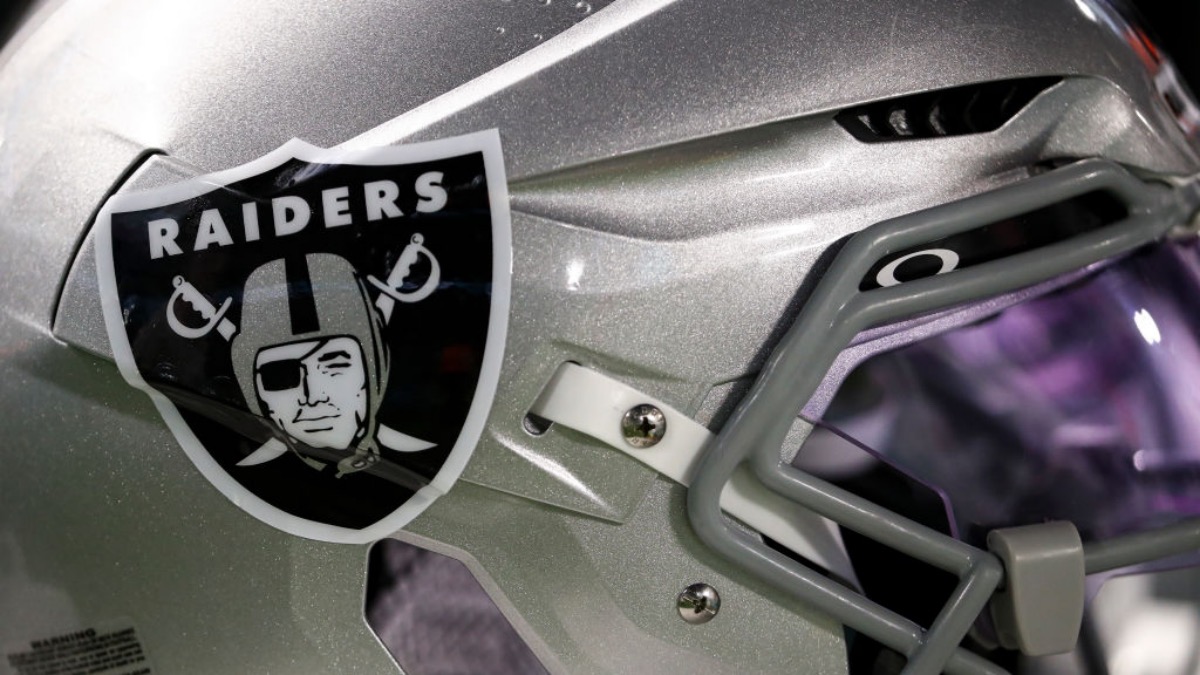 NFL Raiders Stadium Bonds Boosted by Rebound of Las Vegas Visitors