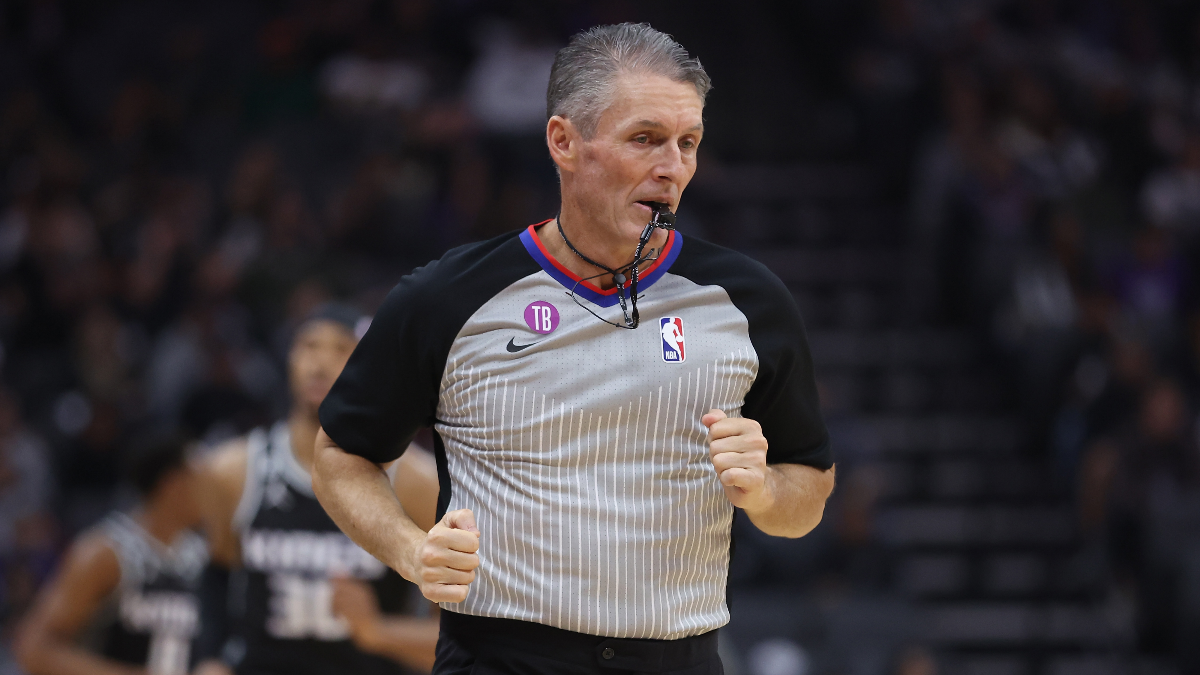 NBA Fans Destroy Referee Scott Foster, Accuse Him Of Gambling