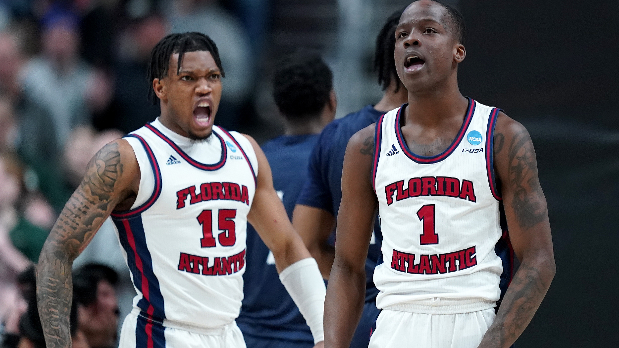 Fans, Coach Unhappy With FAU Player's Unsportsmanlike Dunk Attempt