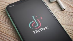 Fruit Roll-Ups Forced To Issue Obvious Warning Over TikTok Trend