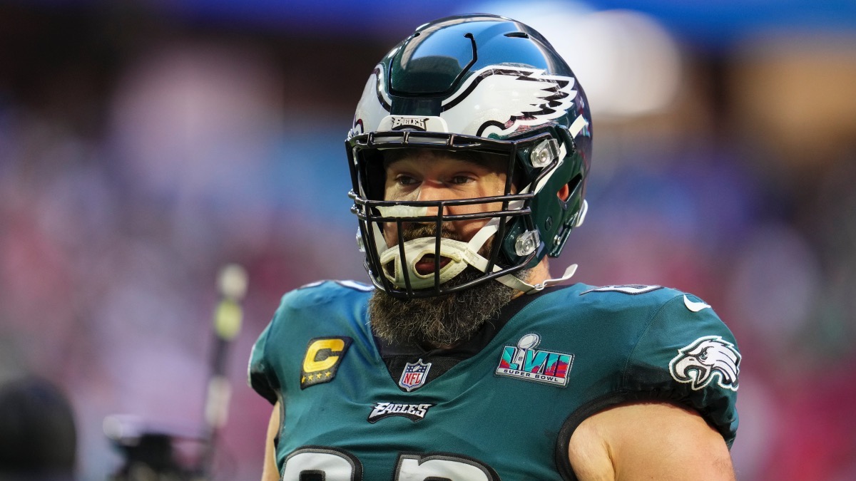 PHILADELPHIA, PA - OCTOBER 30: Philadelphia Eagles center Jason